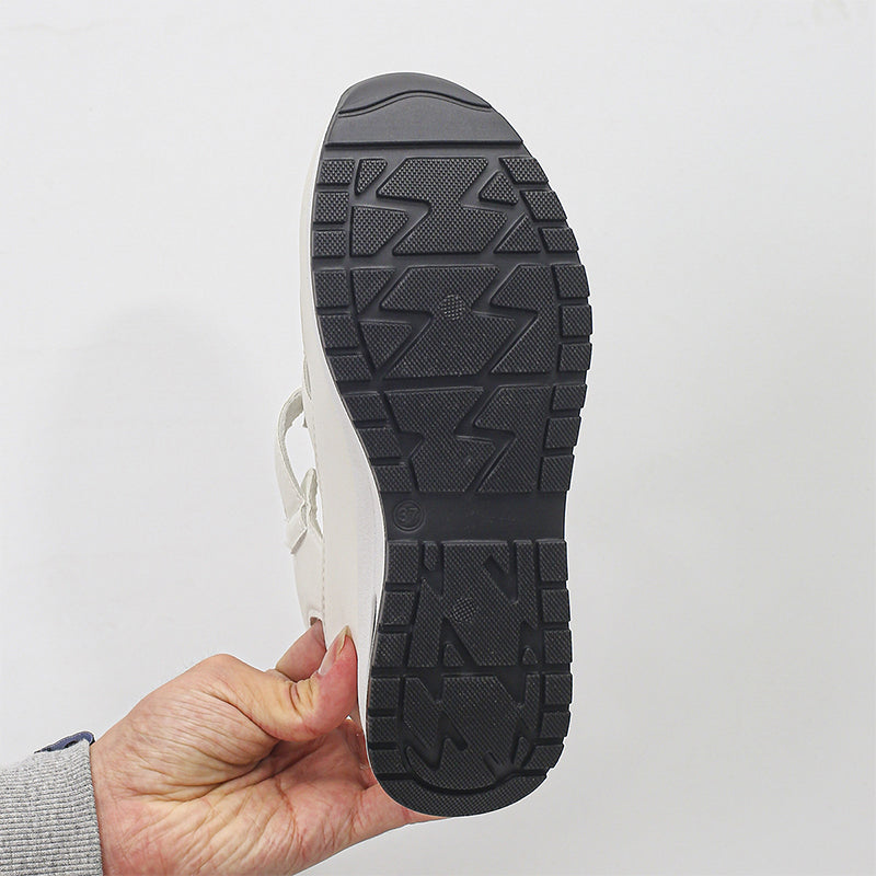 NICOLE | Closed toe sneakers